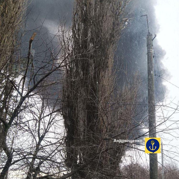 Андрющенко говорит об ударе по нефтехранилищу окупантов в Иловайске / фото t.me/andriyshTime Андрющенко говорит об ударе по нефтехранилищу окупантов в Иловайске / фото t.me/andriyshTime