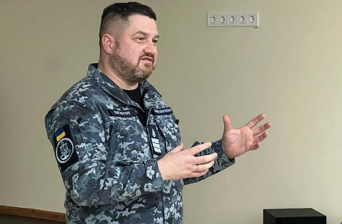 Плетенчук вважає, що саме по собі Азовське море не дуже цікаве для росіян / фото з Facebook-сторінки Дмитра Плетенчука Плетенчук вважає, що саме по собі Азовське море не дуже цікаве для росіян / фото з Facebook-сторінки Дмитра Плетенчука