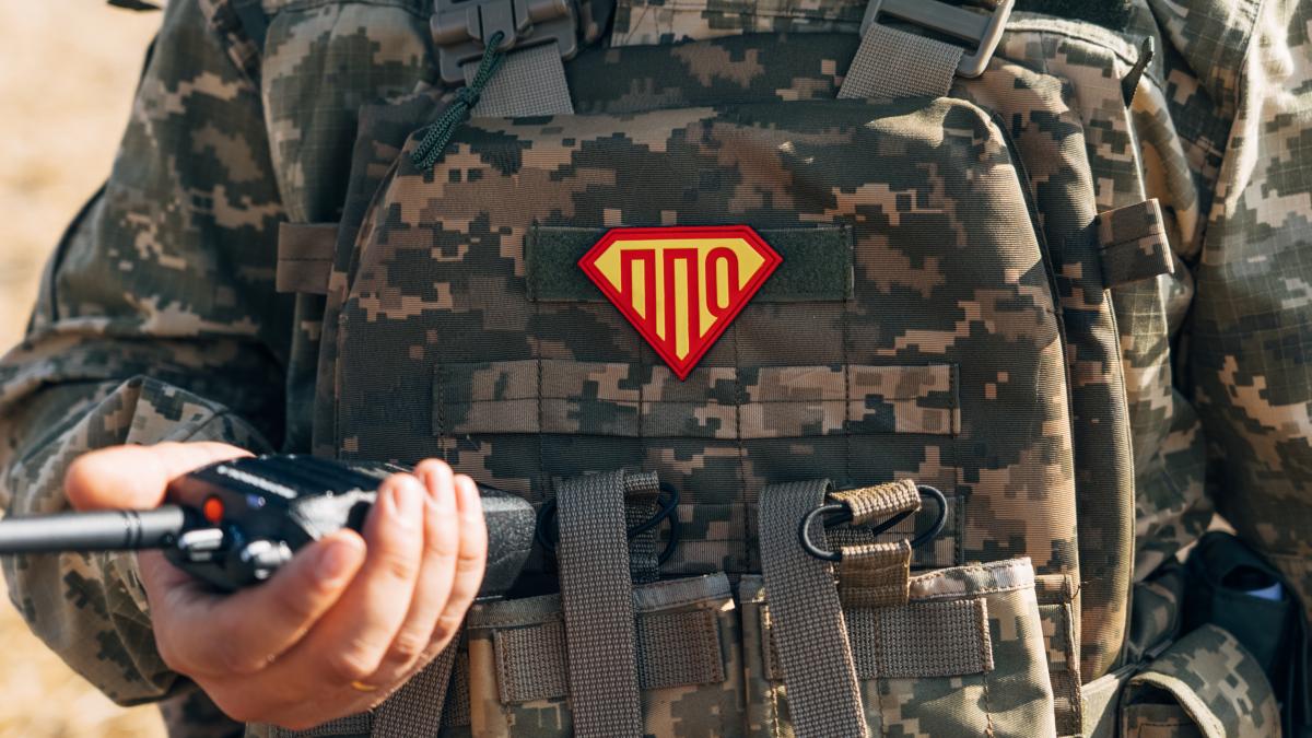 "Нова пошта" передає обладнання на 330 млн грн для зв’язку сил ППО / фото прес-служба