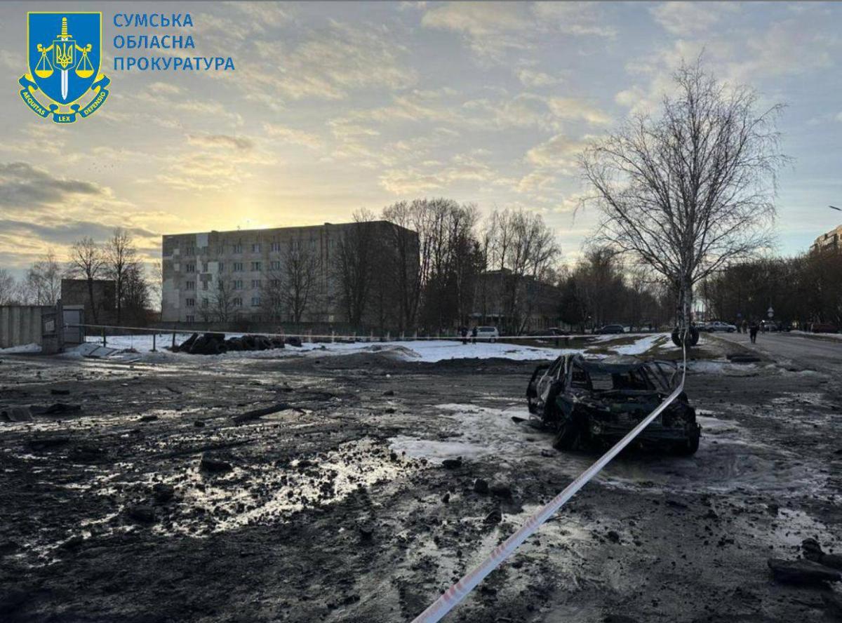 РФ вдарила ракетами по Конотопу на Сумщині / фото Сумська облпрокуратура РФ вдарила ракетами по Конотопу на Сумщині / фото Сумська облпрокуратура