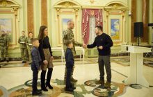 Военные со званием Героя Украины получат жилье, - Зеленский