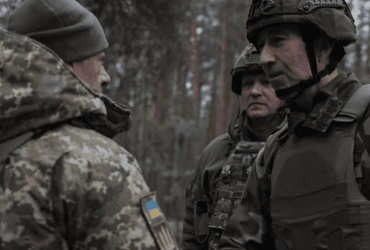 Главнокомандующий Вооруженных сил Швеции побывал на передовой в Украине (видео)