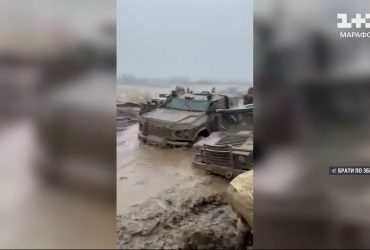 Передовая вся в грязи: прямое включение из блиндажа с фронта