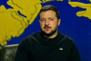 Зеленський вперше прокоментував наїзди Безуглої на Залужного