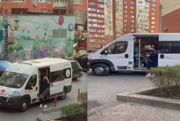 Відбивала співмешканка: в Одесі за чоловіком працівники ТЦК приїхали на швидкій (відео)