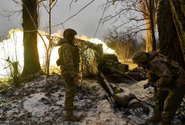 Триста спартанців нервово курять осторонь: експерт оцінив ситуацію на лівобережжі Дніпра