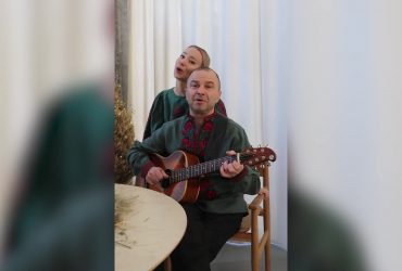 Дружина Віктора Павліка заспівала колядку разом з чоловіком