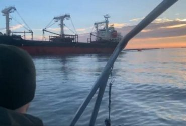 В Черном море на мине подорвалось иностранное гражданское судно: есть пострадавшие (фото)