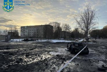 У Конотопі поранено двох мирних жителів внаслідок ракетної атаки росіян (фото)