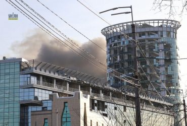 Ракетний удар по Києву: що відбувається біля постраждалої станції метро (фото, відео)