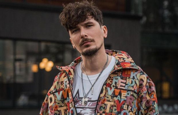 "Главная ценность звезд-предателей - деньги. Я таких называю дворнягами", - певец POSITIFF