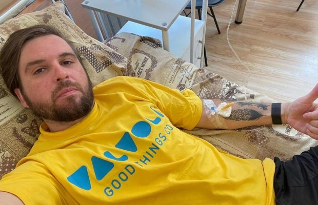 Известный украинский певец рассказал, как оказался в инвалидной коляске и перенес операцию