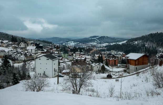Ціни на житло в Карпатах злетіли: де недорого відсвяткувати Різдво та Новий рік