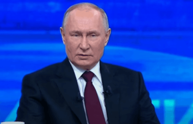 "Тут не будеш без штанів стрибати": Путін різко прокоментував "голу вечірку" Івлєєвої