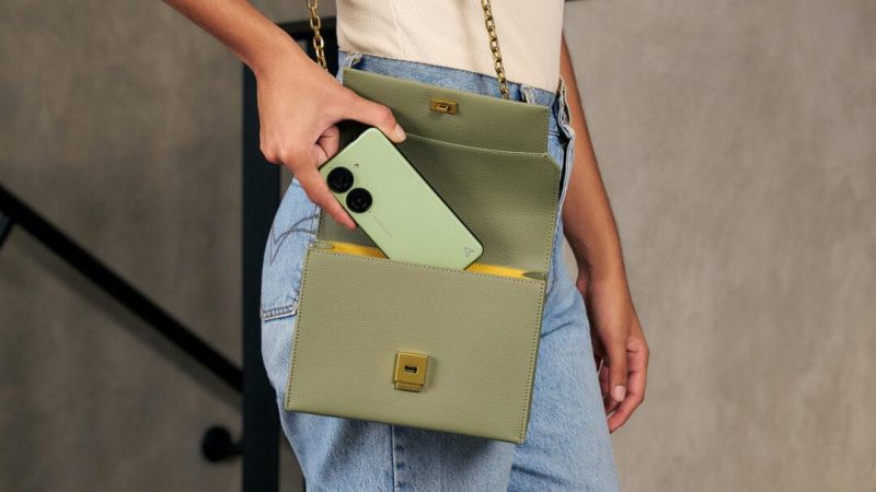 Asus Zenfone 10 незаслуженно не популярен у пользователей из-за маленького экрана / фото ASUS Asus Zenfone 10 незаслуженно не популярен у пользователей из-за маленького экрана / фото ASUS