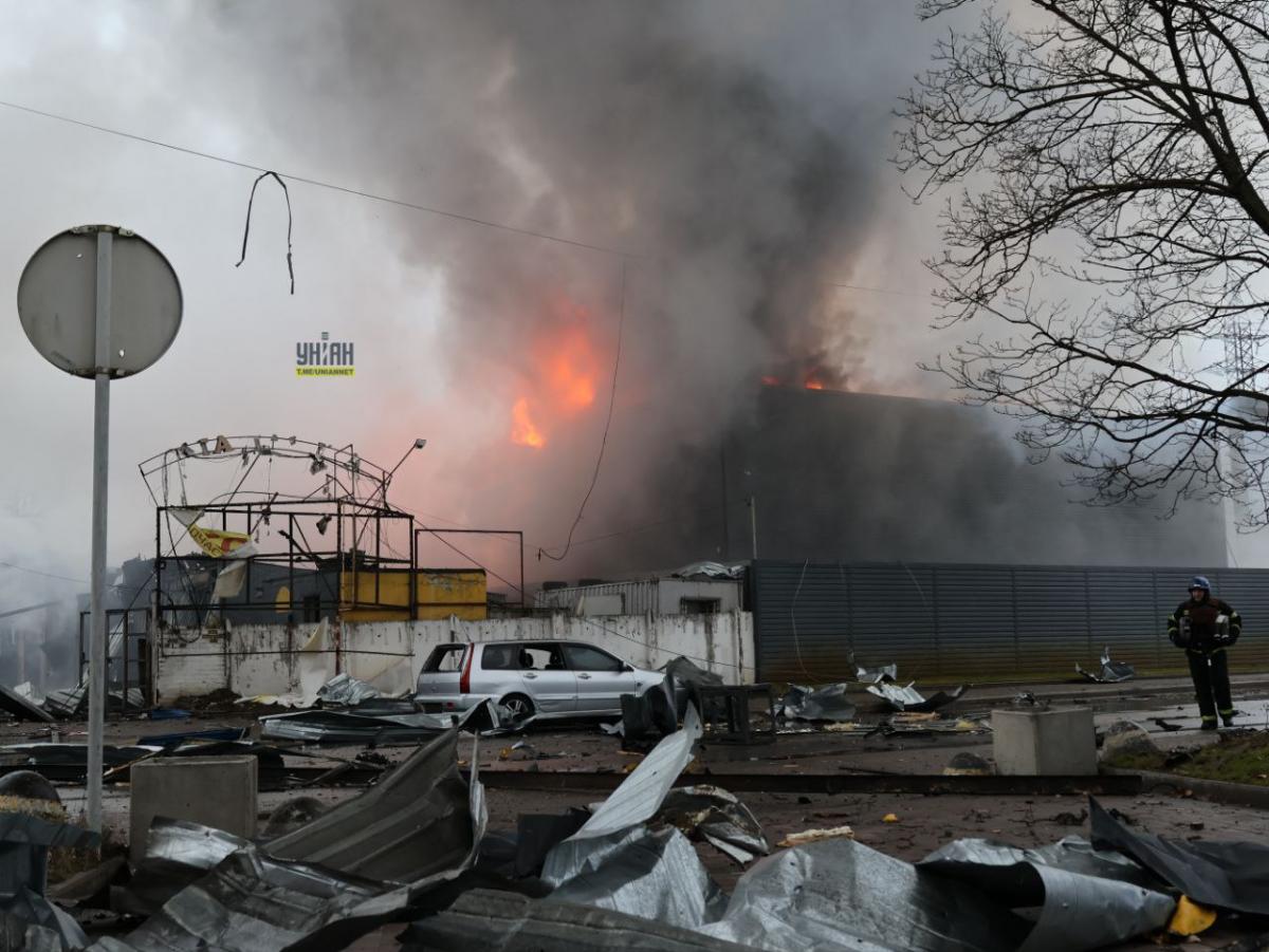 Российский воздушный террор против украинских городов продолжается / фото УНИАН Российский воздушный террор против украинских городов продолжается / фото УНИАН