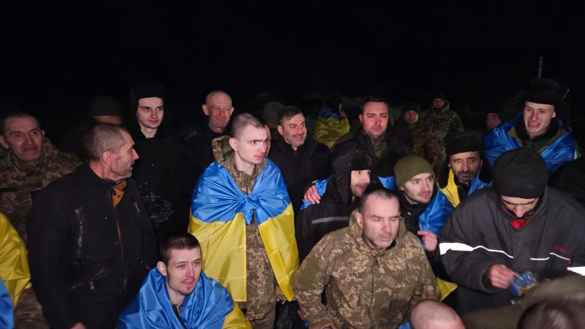 Состоялся крупнейший за время полномасштабного вторжения обмен военнопленными / фото Координационный штаб по вопросам обращения с военнопленными Состоялся крупнейший за время полномасштабного вторжения обмен военнопленными / фото Координационный штаб по вопросам обращения с военнопленными