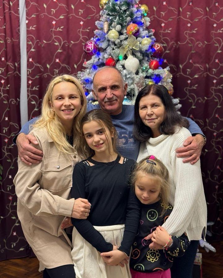 Лілія Ребрик з батьками та дітьми / instagram.com/liliia.rebrik Лілія Ребрик з батьками та дітьми / instagram.com/liliia.rebrik