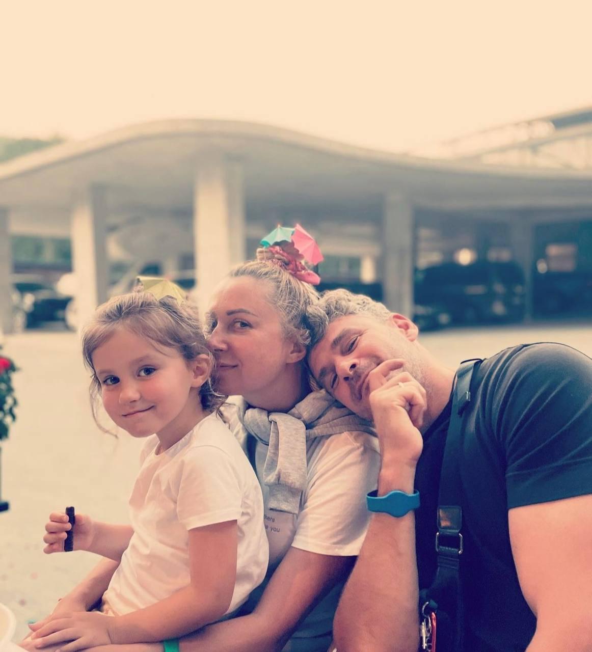Тоня Матвієнко з чоловіком та донькою Ніною /instagram.com/tonya_matvienko Тоня Матвієнко з чоловіком та донькою Ніною /instagram.com/tonya_matvienko