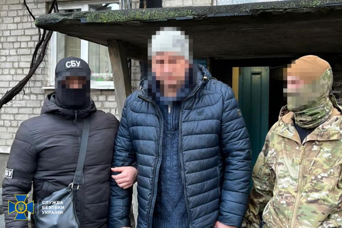 Ворожого агента затримали у власному помешканні / фото СБУ Ворожого агента затримали у власному помешканні / фото СБУ