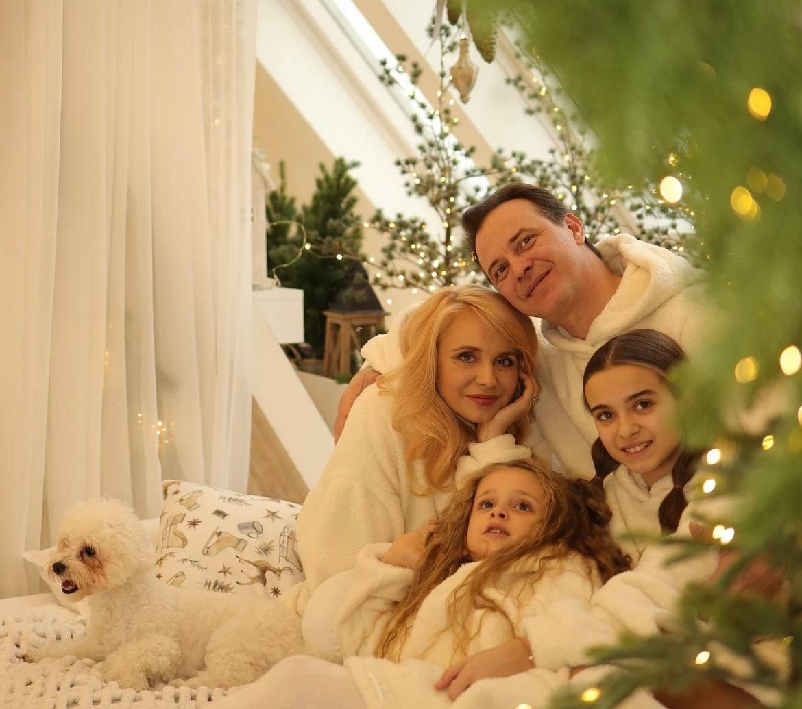 Лилия Ребрик с семьей / instagram.com/liliia.rebrik Лилия Ребрик с семьей / instagram.com/liliia.rebrik