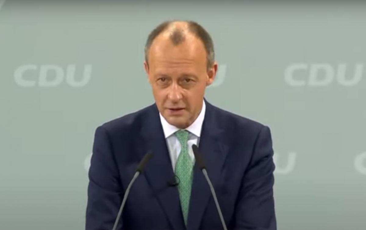 Лидер ХДС Германии Фридрих Мерц выступает за отмену выплат для украинских беженцев / скриншот Лидер ХДС Германии Фридрих Мерц выступает за отмену выплат для украинских беженцев / скриншот