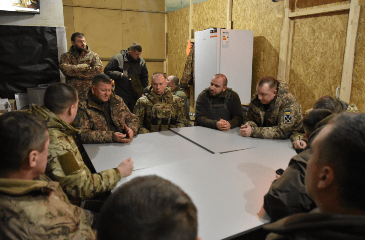Залужний, Умєров та Шаптала на позиціях Сил оборони / фото Міноборони Залужний, Умєров та Шаптала на позиціях Сил оборони / фото Міноборони