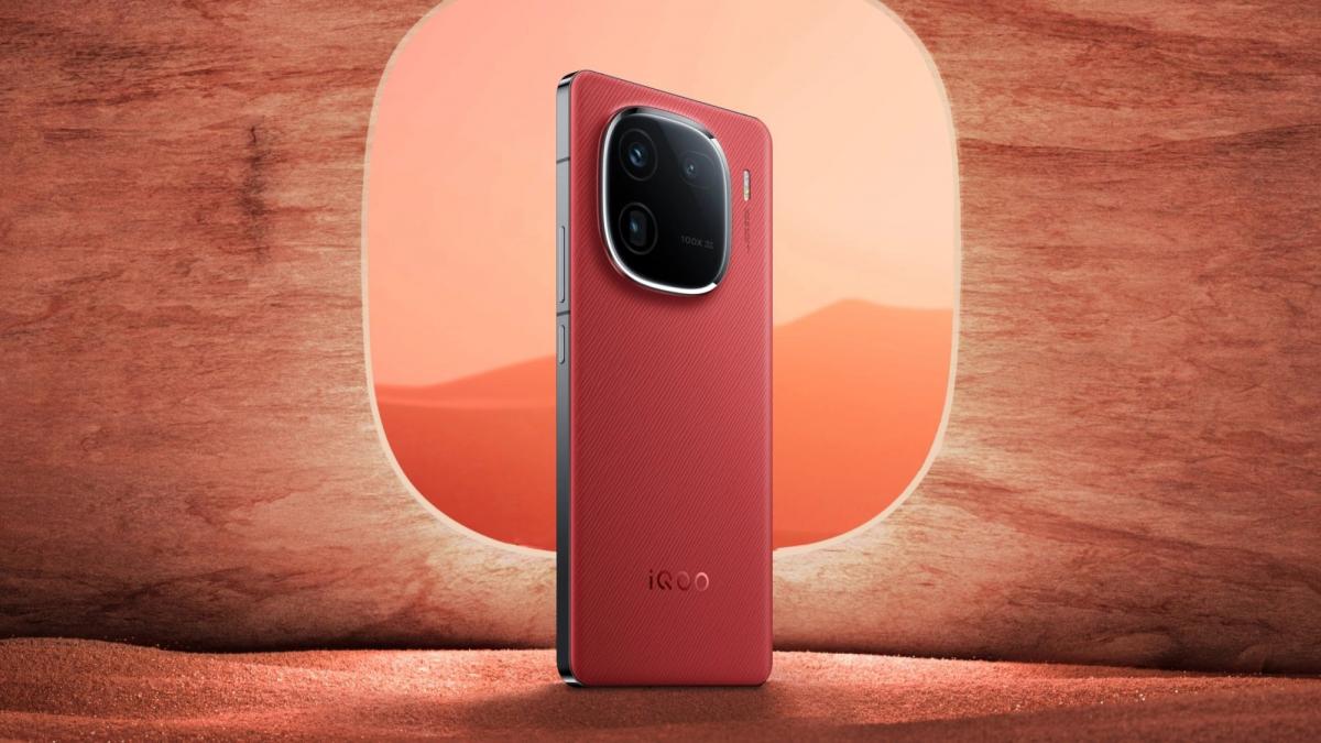 iQoo 12-найпотужніший смартфон, який можна купити сьогодні / фото Vivo iQoo 12-найпотужніший смартфон, який можна купити сьогодні / фото Vivo