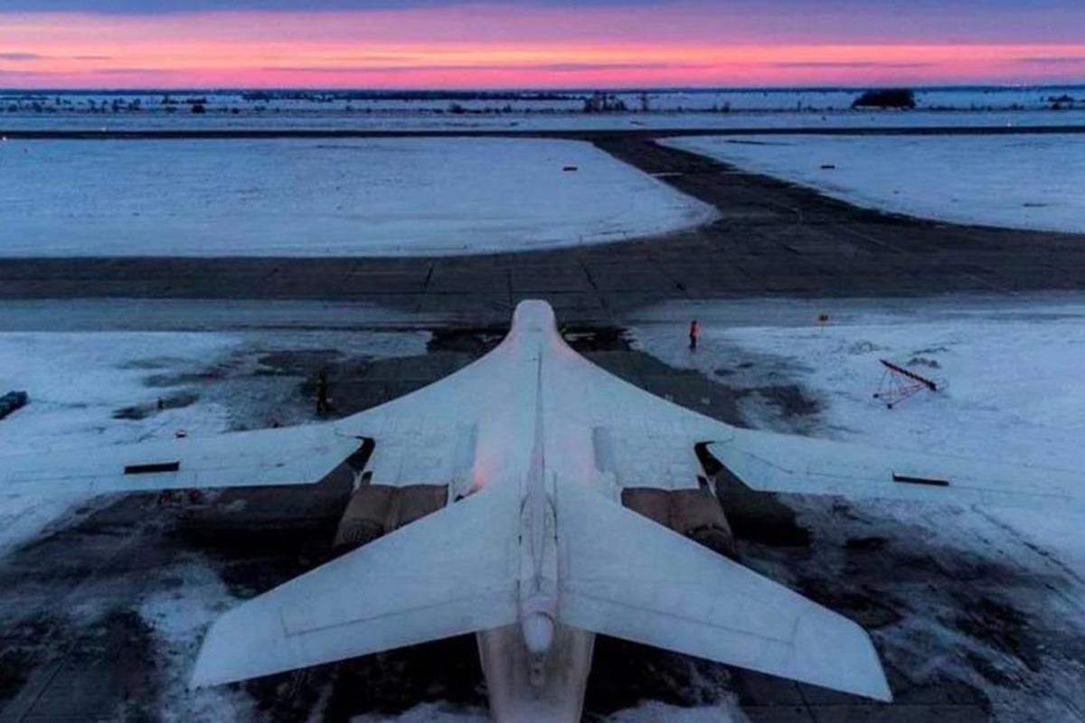На военный аэродром "Энгельс", где стояли российские Ту-160, упали два беспилотника / ФОТО ASTRA