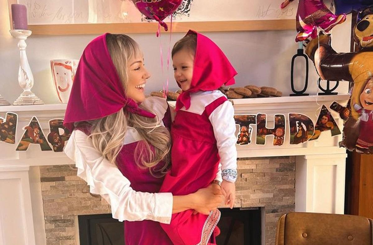 Мер'єм Узерлі з донькою / instagram.com/meryemuzerlimeryem Мер'єм Узерлі з донькою / instagram.com/meryemuzerlimeryem