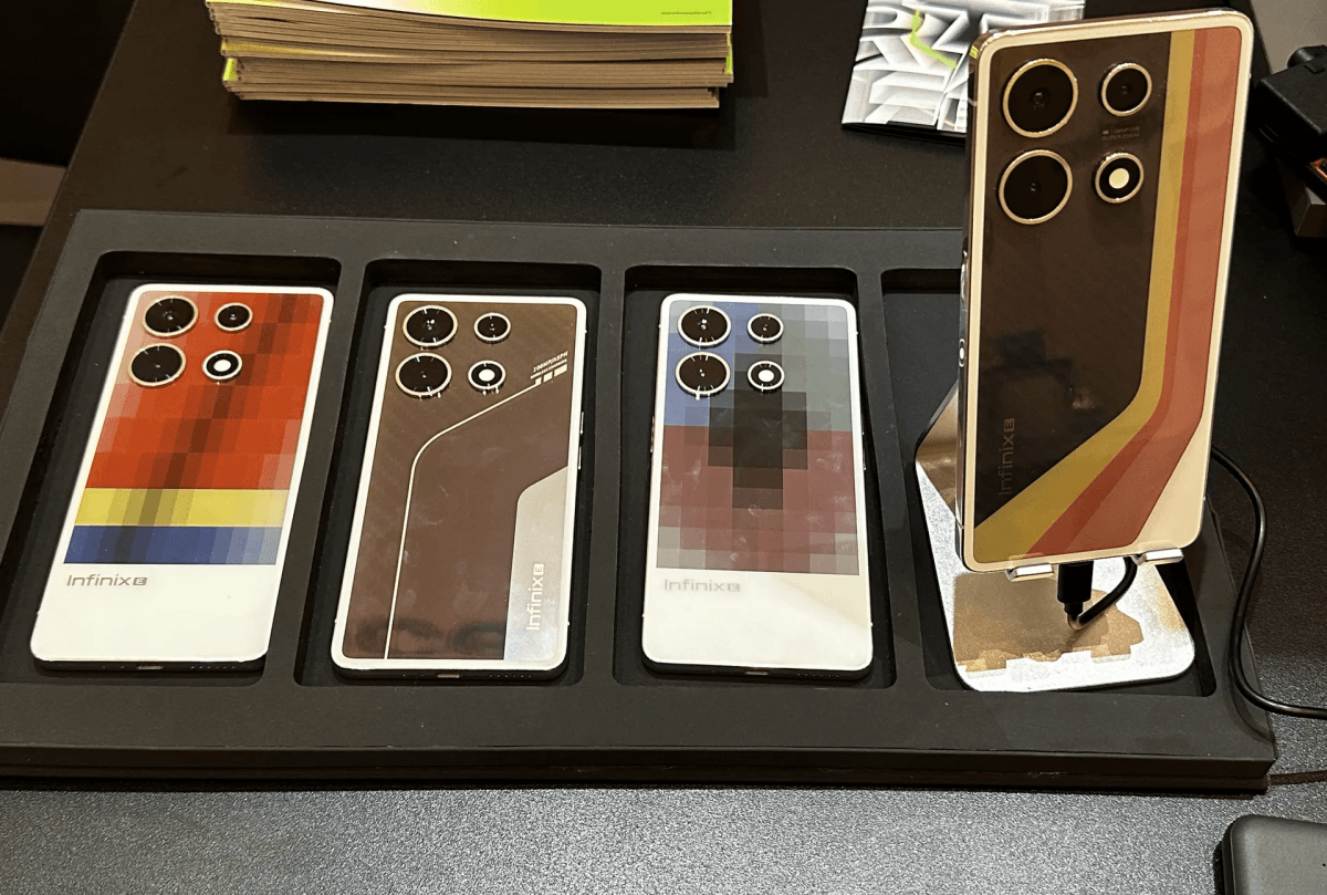 Infinix показала змінюють колір смартфони з чорнильними екранами / фото The Verge Infinix показала змінюють колір смартфони з чорнильними екранами / фото The Verge