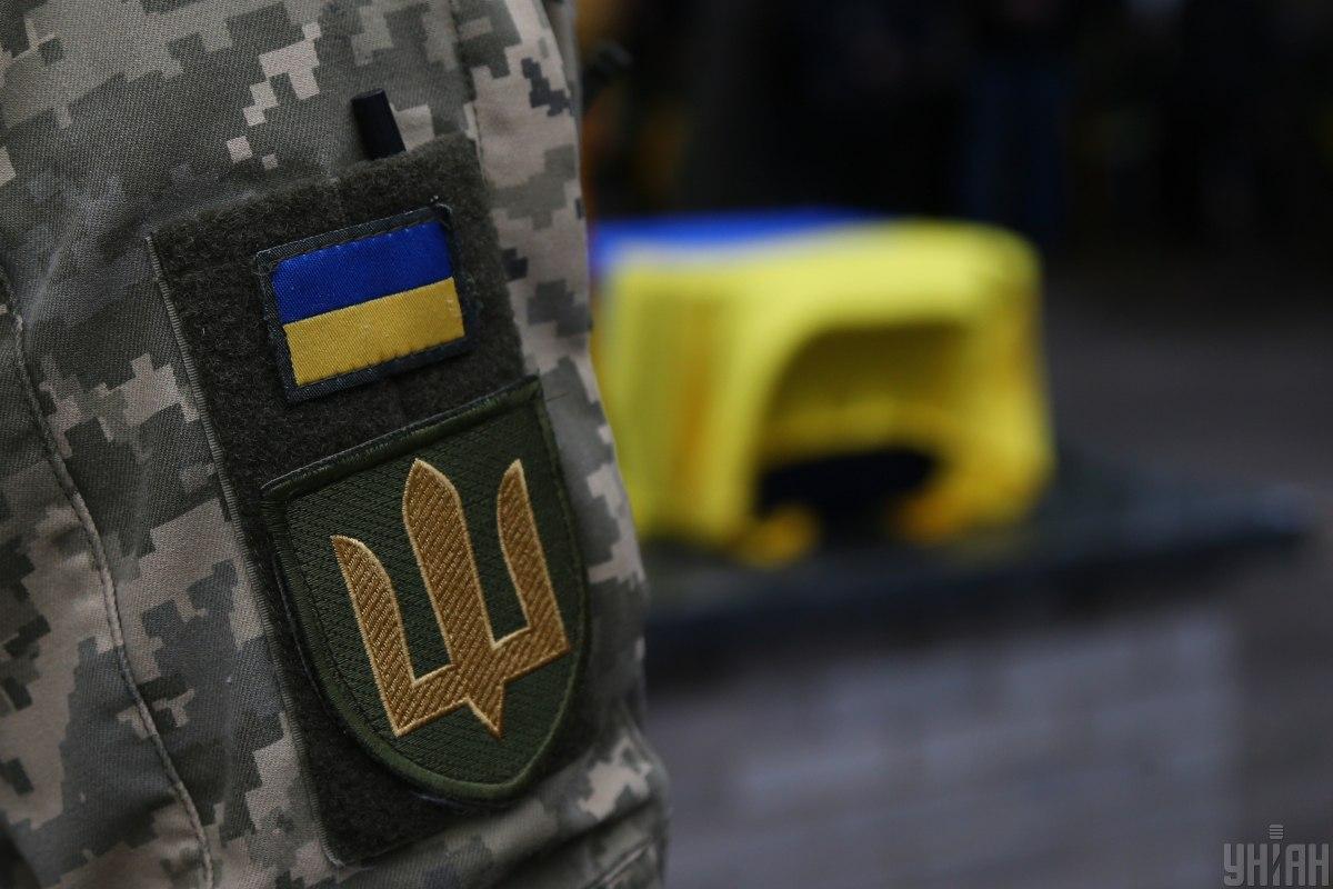 Росіяни страчують українських бійців / фото УНІАН Росіяни страчують українських бійців / фото УНІАН