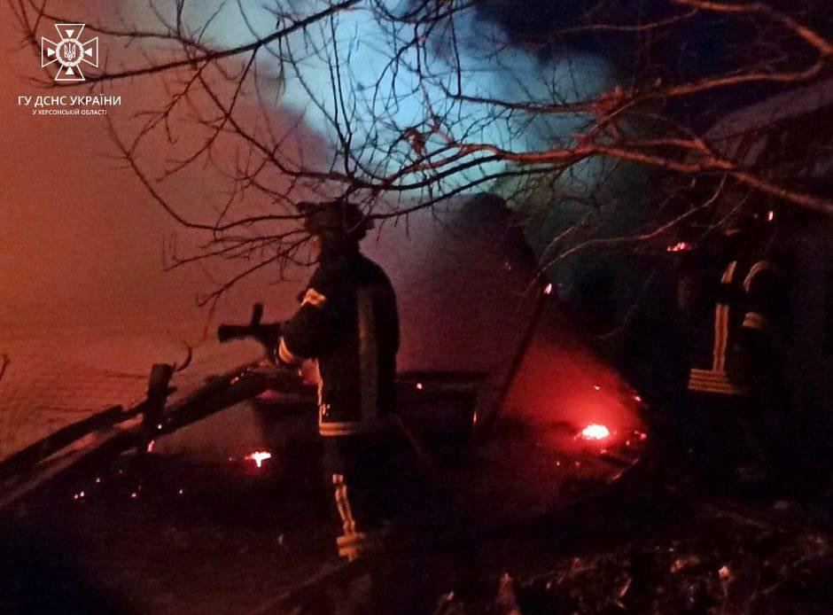 В Херсонській області росіяни вгатили по надзвичайникам: вогнеборці отримали тяжкі травми В Херсонській області росіяни вгатили по надзвичайникам: вогнеборці отримали тяжкі травми