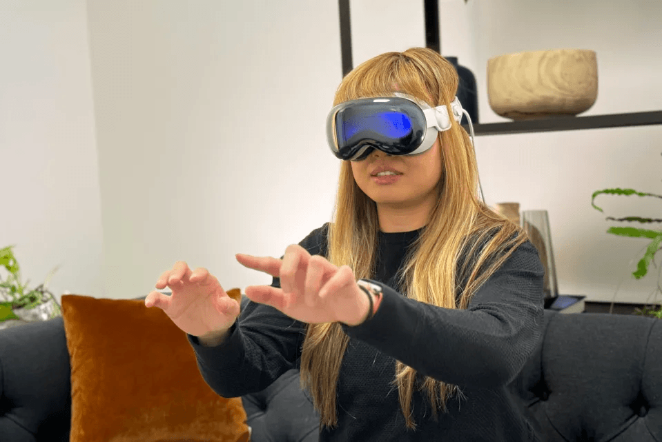 З'явилися перші огляди Vision Pro – дорогого і дуже специфічного гаджета Apple З'явилися перші огляди Vision Pro – дорогого і дуже специфічного гаджета Apple