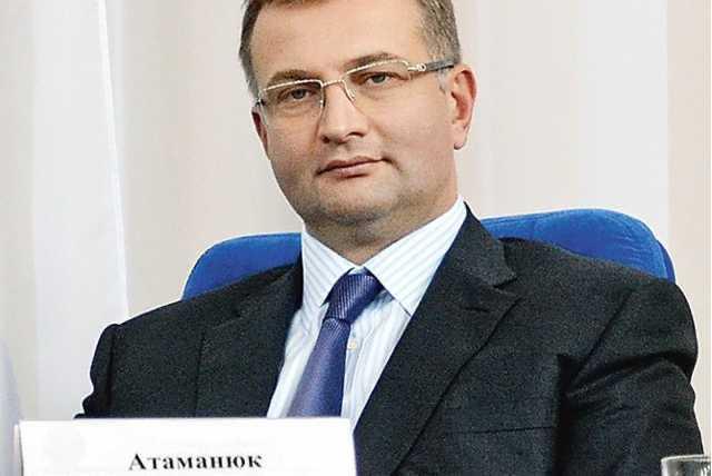 Налоговик времен Януковича Юрий Атаманюк вывез в Польшу 3 млн долларов незадекларированных наличных, сообщает НАПК / фото "Антикор" Налоговик времен Януковича Юрий Атаманюк вывез в Польшу 3 млн долларов незадекларированных наличных, сообщает НАПК / фото "Антикор"