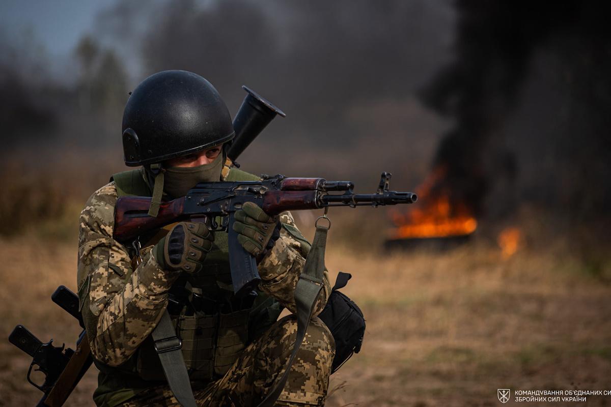 Офицер ответил, что происходит под Бахмутом / фото facebook.com/JointForcesCommandAFU