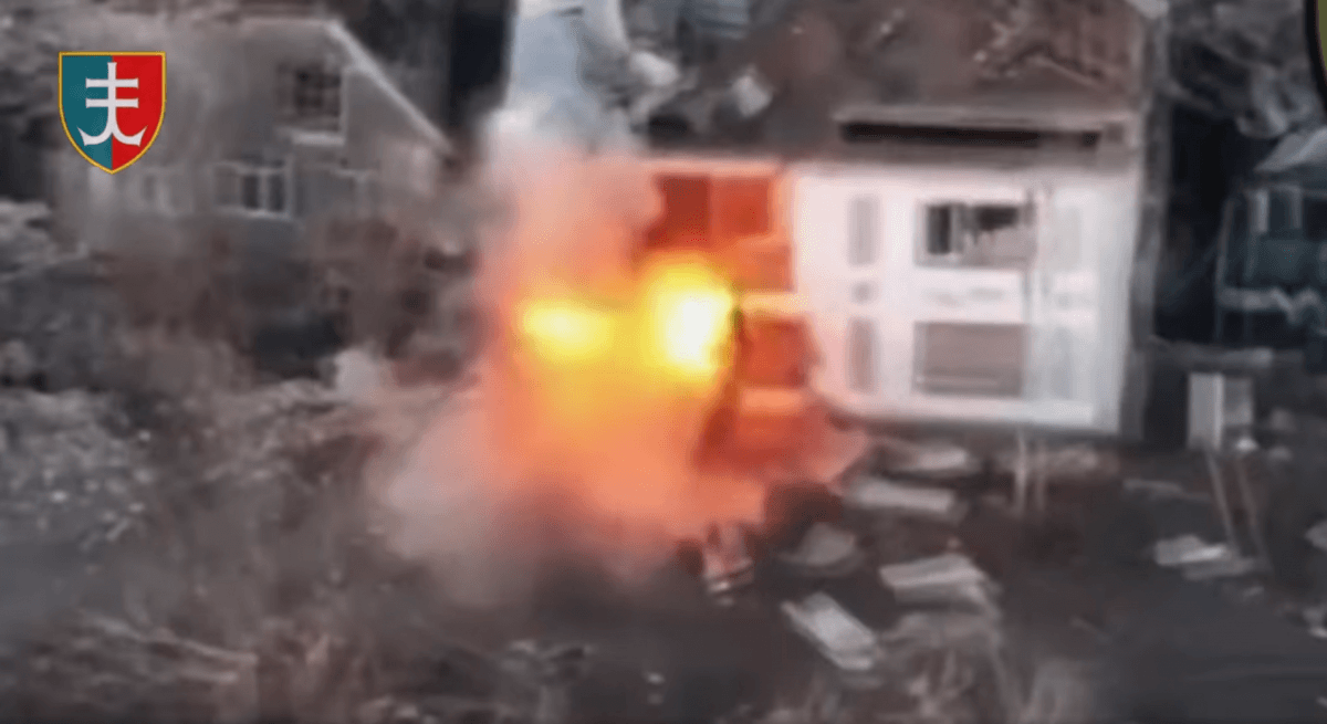 Украинские военные обнародовали видео, на котором зафиксирована ювелирная работа морпехов / скриншот Украинские военные обнародовали видео, на котором зафиксирована ювелирная работа морпехов / скриншот