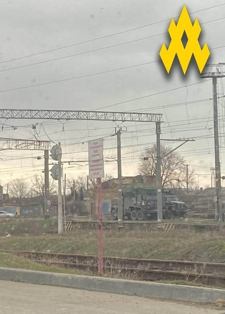 РФ 'засветила' новый пункт переброски танков в Крыму (фото, видео) РФ 'засветила' новый пункт переброски танков в Крыму (фото, видео)