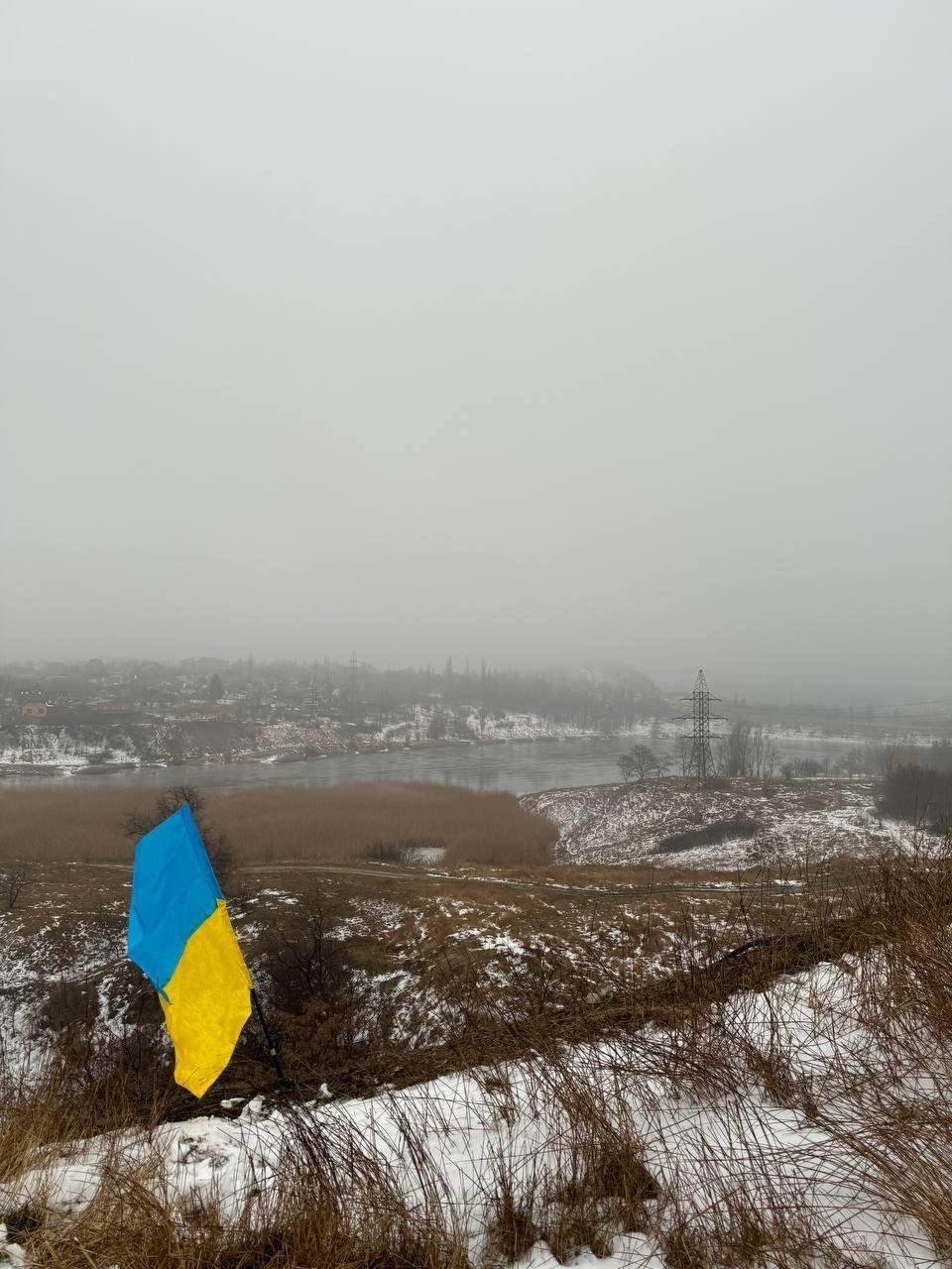 Украинский флаг в Макеевке / facebook.com/yellowribbonUA Украинский флаг в Макеевке / facebook.com/yellowribbonUA