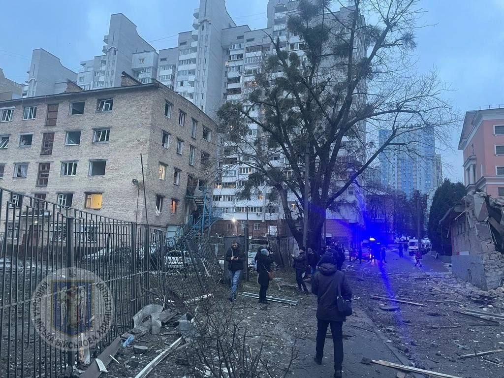 Ракетна атака на столицю: стало відомо, які наслідки обстрілу (фото) Ракетна атака на столицю: стало відомо, які наслідки обстрілу (фото)
