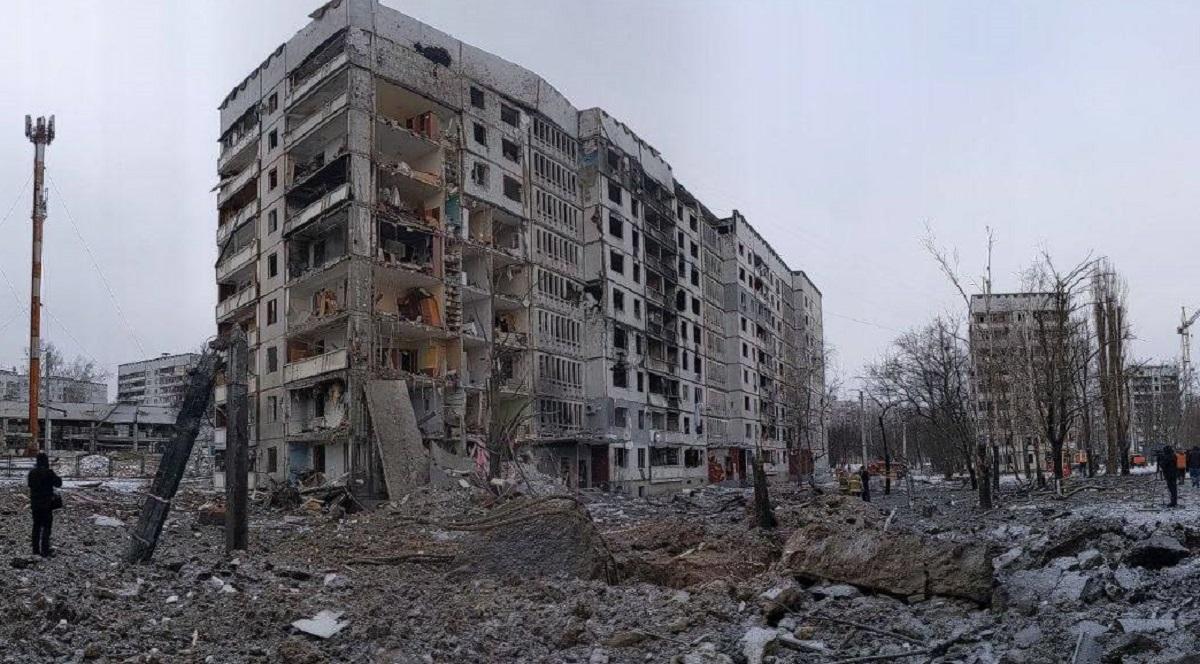 Наразі відомо про трьох загиблих людей та понад 40 постраждалих / фото t.me/synegubov Наразі відомо про трьох загиблих людей та понад 40 постраждалих / фото t.me/synegubov