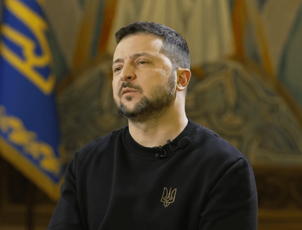 Зеленський підписав закони про рподовження воєнного стану / УНІАН Зеленський підписав закони про рподовження воєнного стану / УНІАН