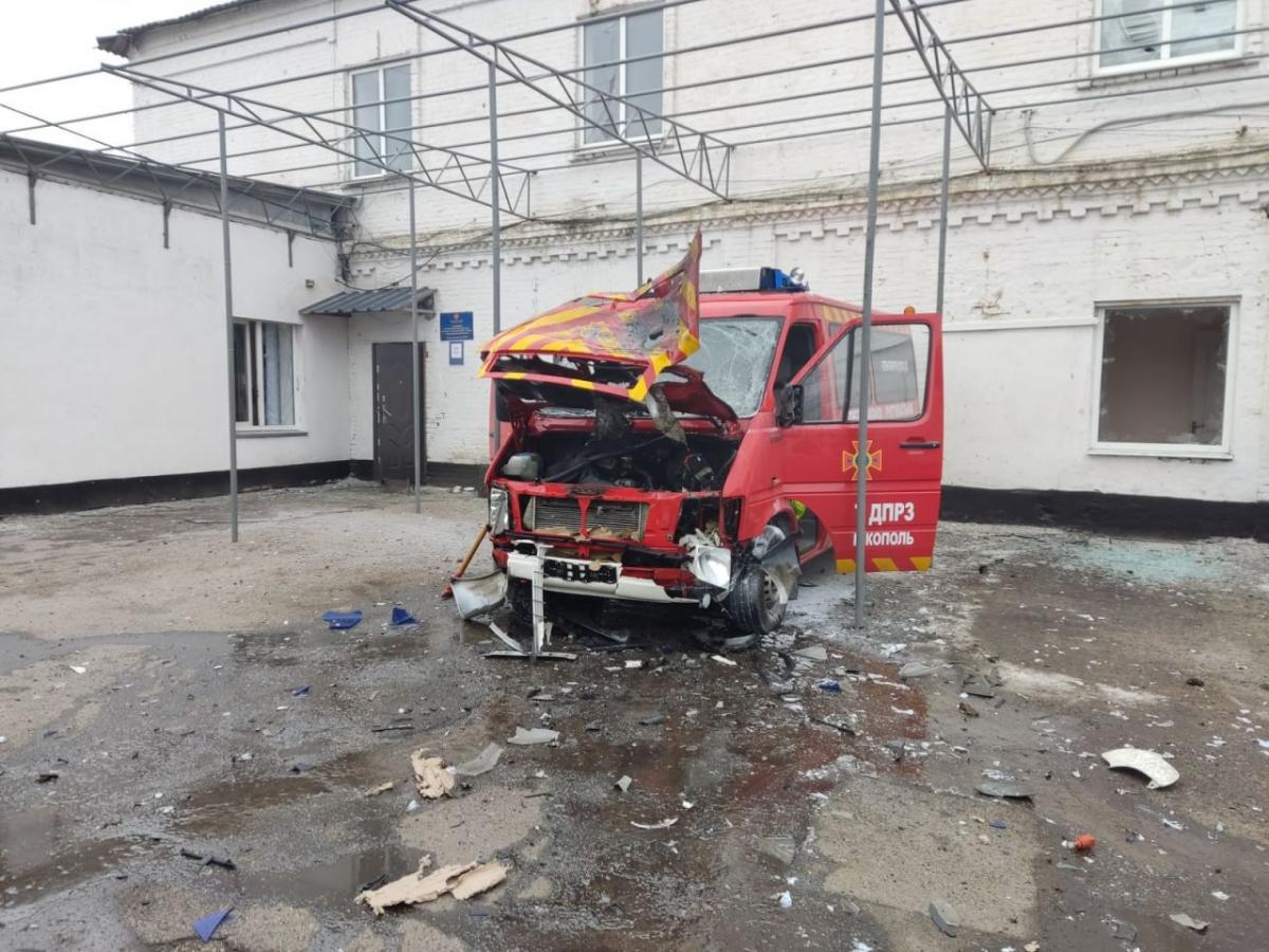 Ворог прицільно атакує рятувальників/ фото МВС України Ворог прицільно атакує рятувальників/ фото МВС України
