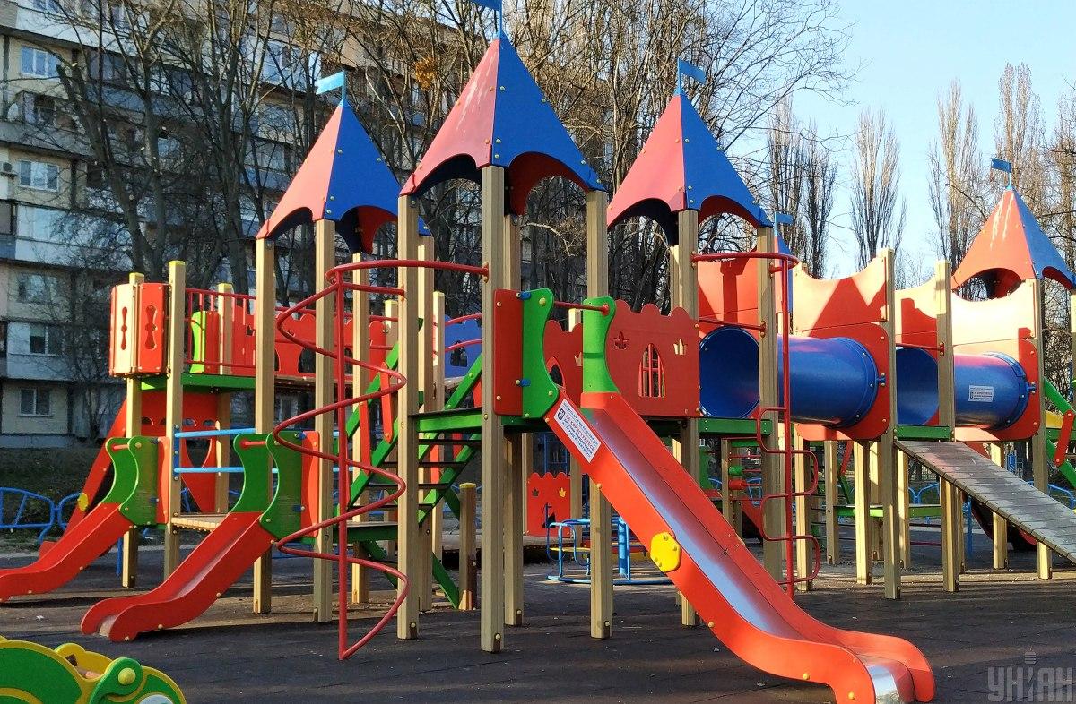 Діти старше десяти років викликають найменший інтерес в усиновлювачів, розповіла експерт / фото УНІАН, Синиця Олександр Діти старше десяти років викликають найменший інтерес в усиновлювачів, розповіла експерт / фото УНІАН, Синиця Олександр