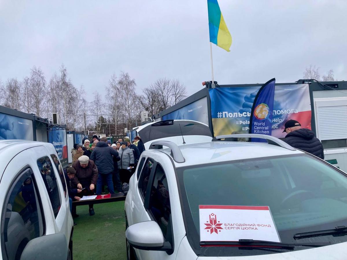 Сергій Цюпко та Благодійний фонд у модульному містечку в Бородянці Сергій Цюпко та Благодійний фонд у модульному містечку в Бородянці