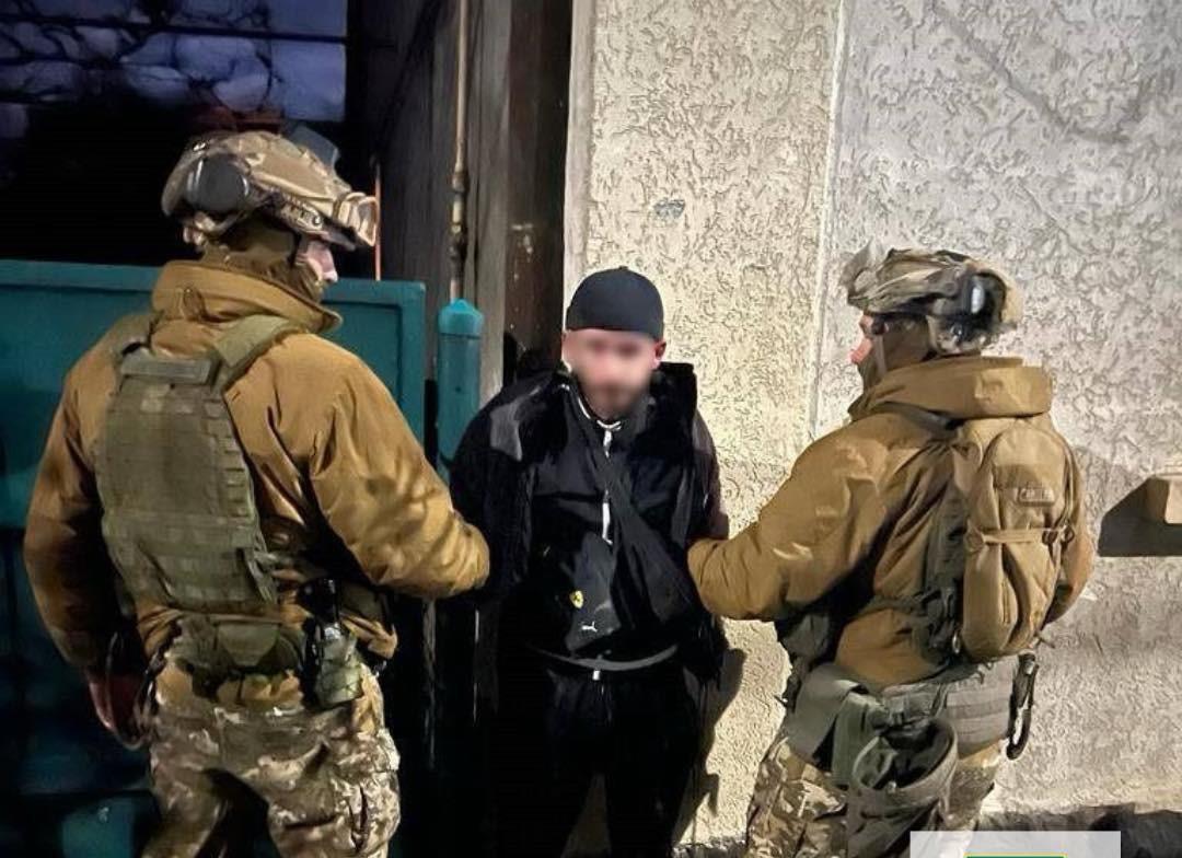 На Закарпатті знайшли чоловіка, який кинув гранату у дві депутата / facebook.com/zakprokuratura На Закарпатті знайшли чоловіка, який кинув гранату у дві депутата / facebook.com/zakprokuratura