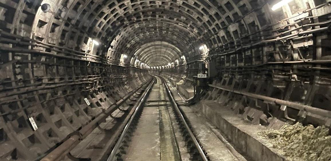 Поврежденный участок метро в Киеве будут ремонтировать до осени / фото Киевская городская прокуратура Поврежденный участок метро в Киеве будут ремонтировать до осени / фото Киевская городская прокуратура