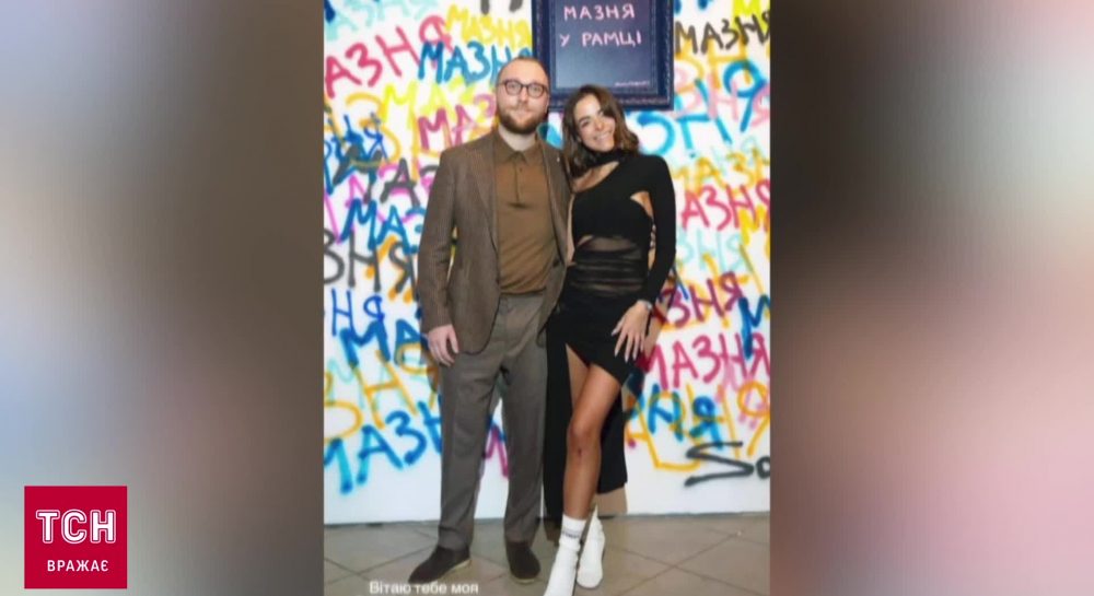 Россыпь золота. Золотые слитки и драгоценности. Слиток золота. Очень ценный материал. Очень ценный материал.