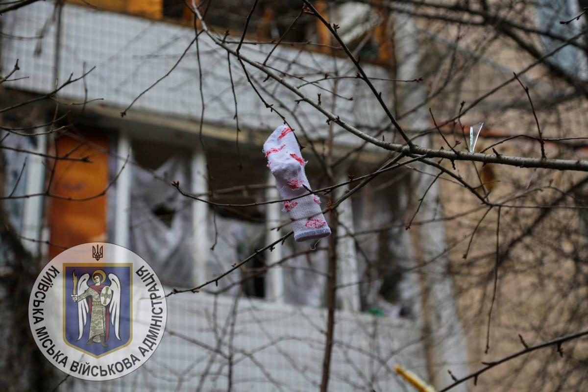 Фото пошкоджена багатоповерхівка у Києві 02 січня 2024