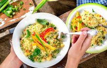 Салат с кускусом за 10 хвилин: Джеймі Олівер поділився швидким і простим рецептом